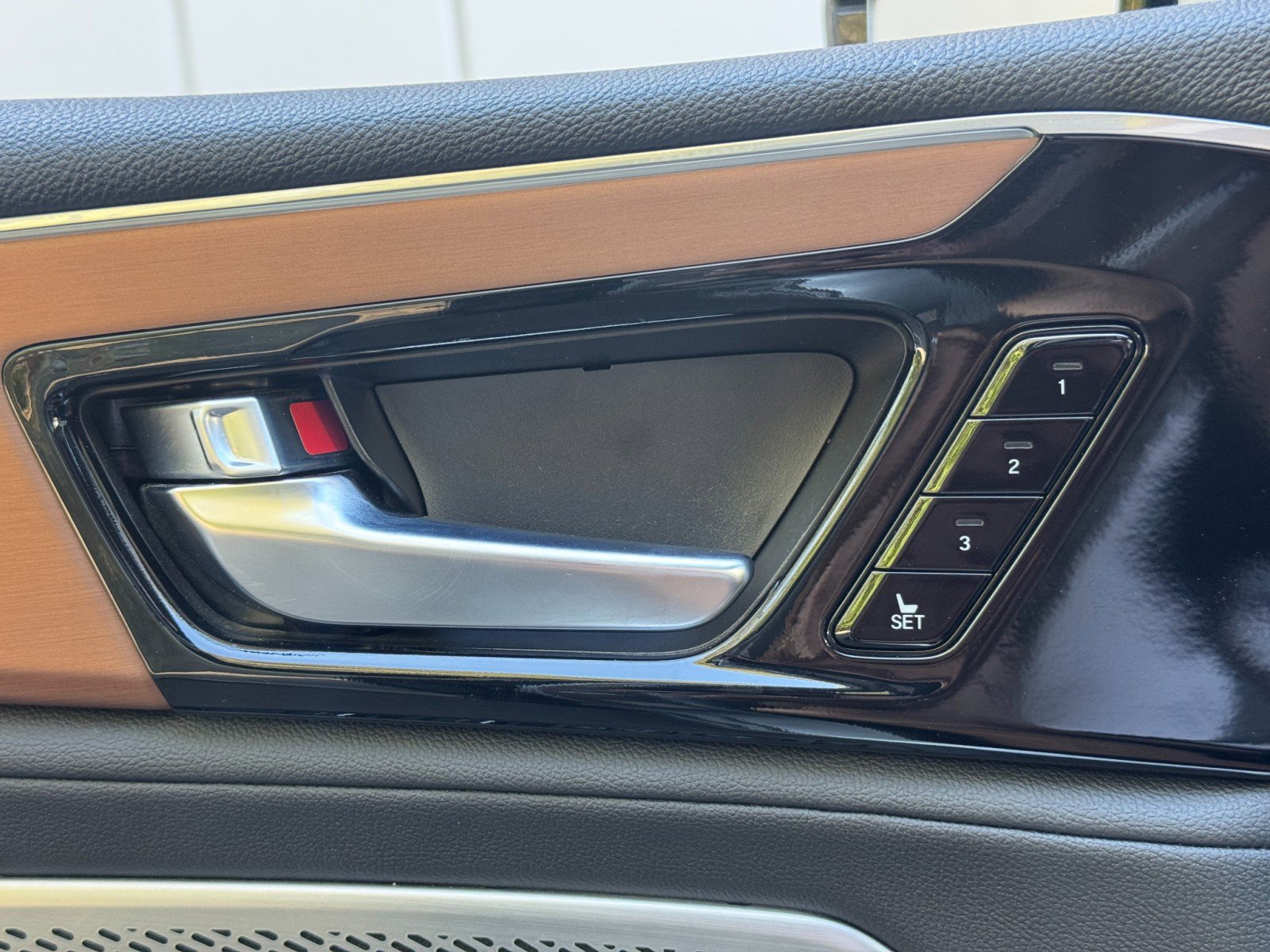 Used 2022 Acura MDX SH-AWD image 18