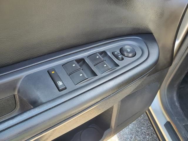 Used 2013 GMC Acadia SLE image 20