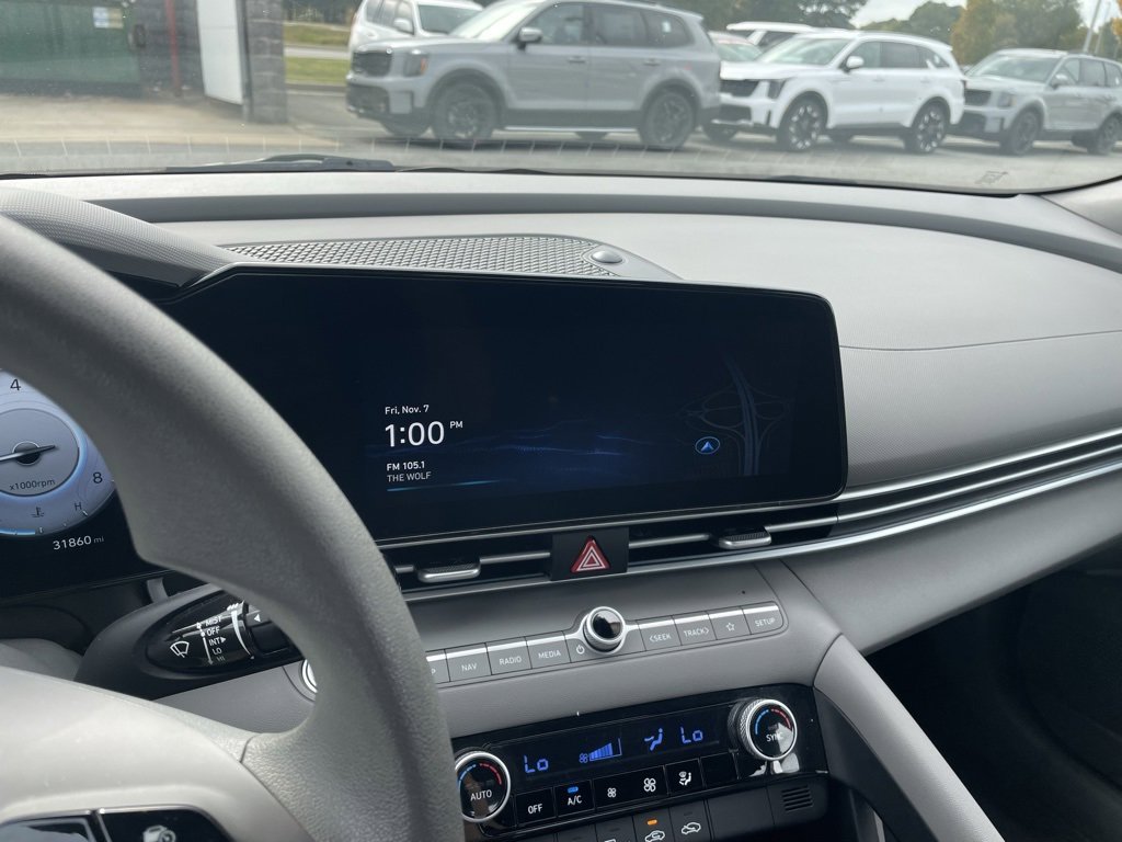 Used 2024 Hyundai Elantra SEL image 15