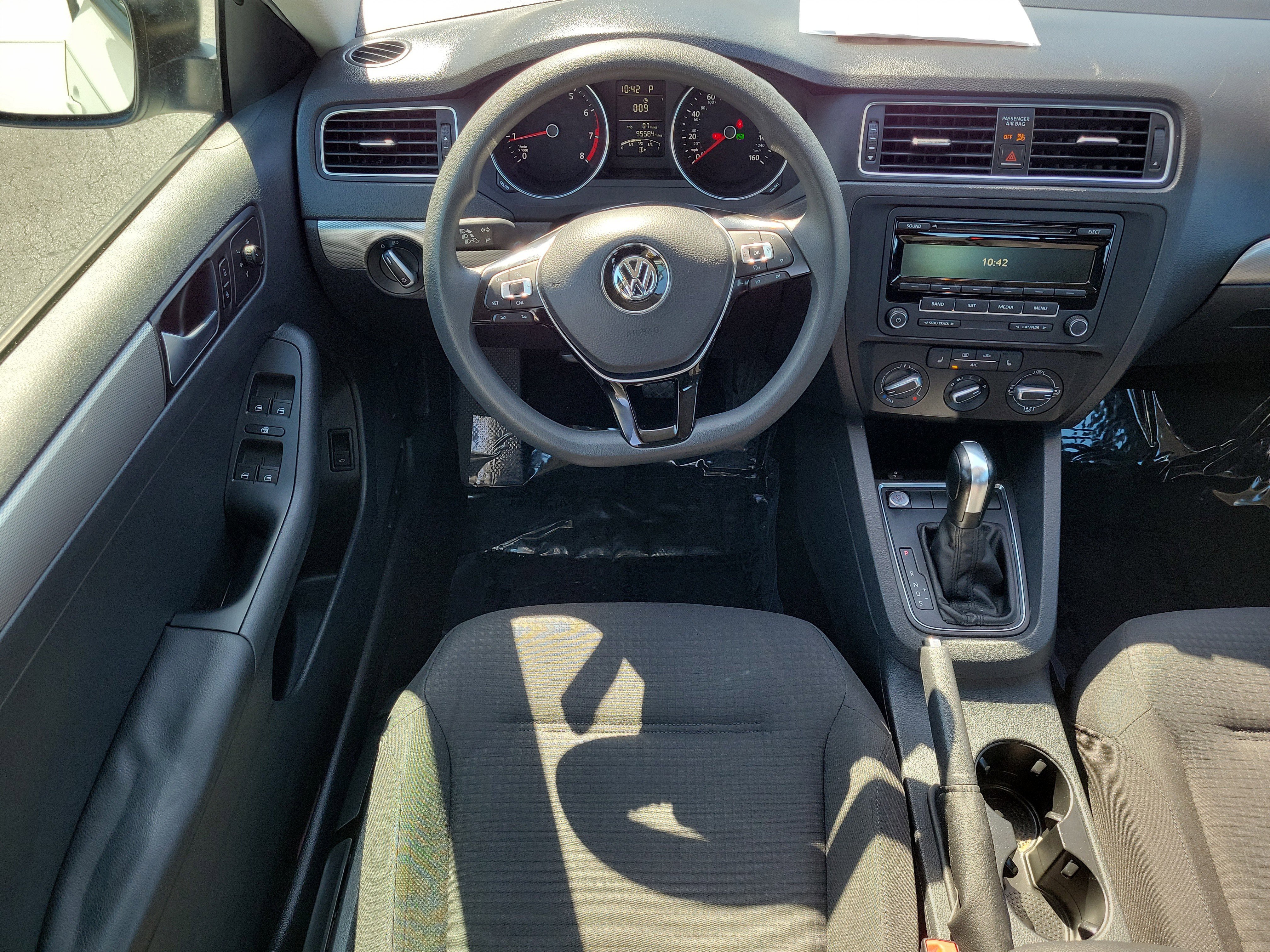 Used 2015 Volkswagen Jetta SE FWD image 13