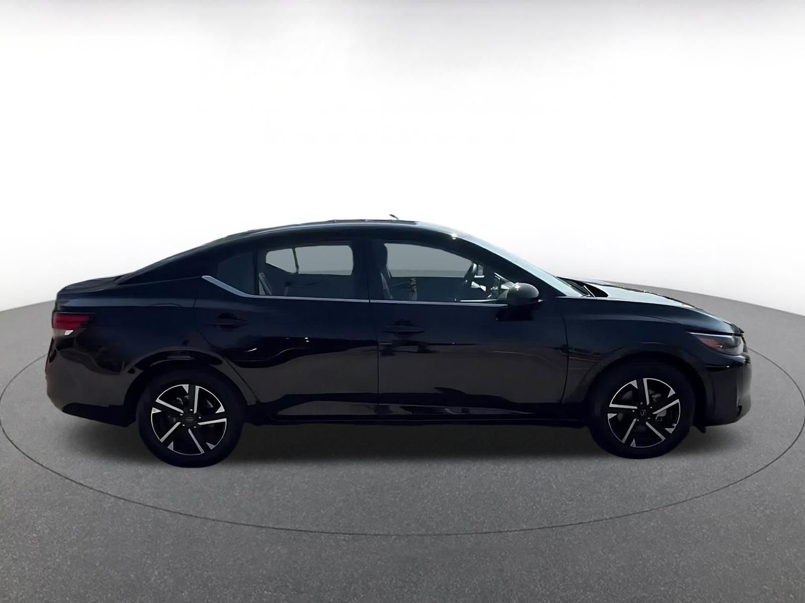 Used 2025 Nissan Sentra SV image 16