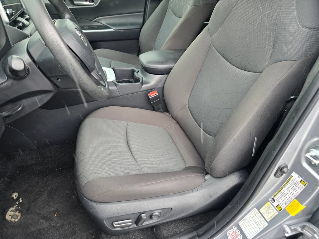 Certified 2025 Toyota RAV4 XLE AWD/4WD image 23