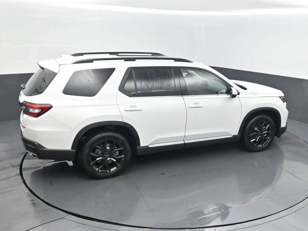New 2025 Honda Pilot Touring image 24