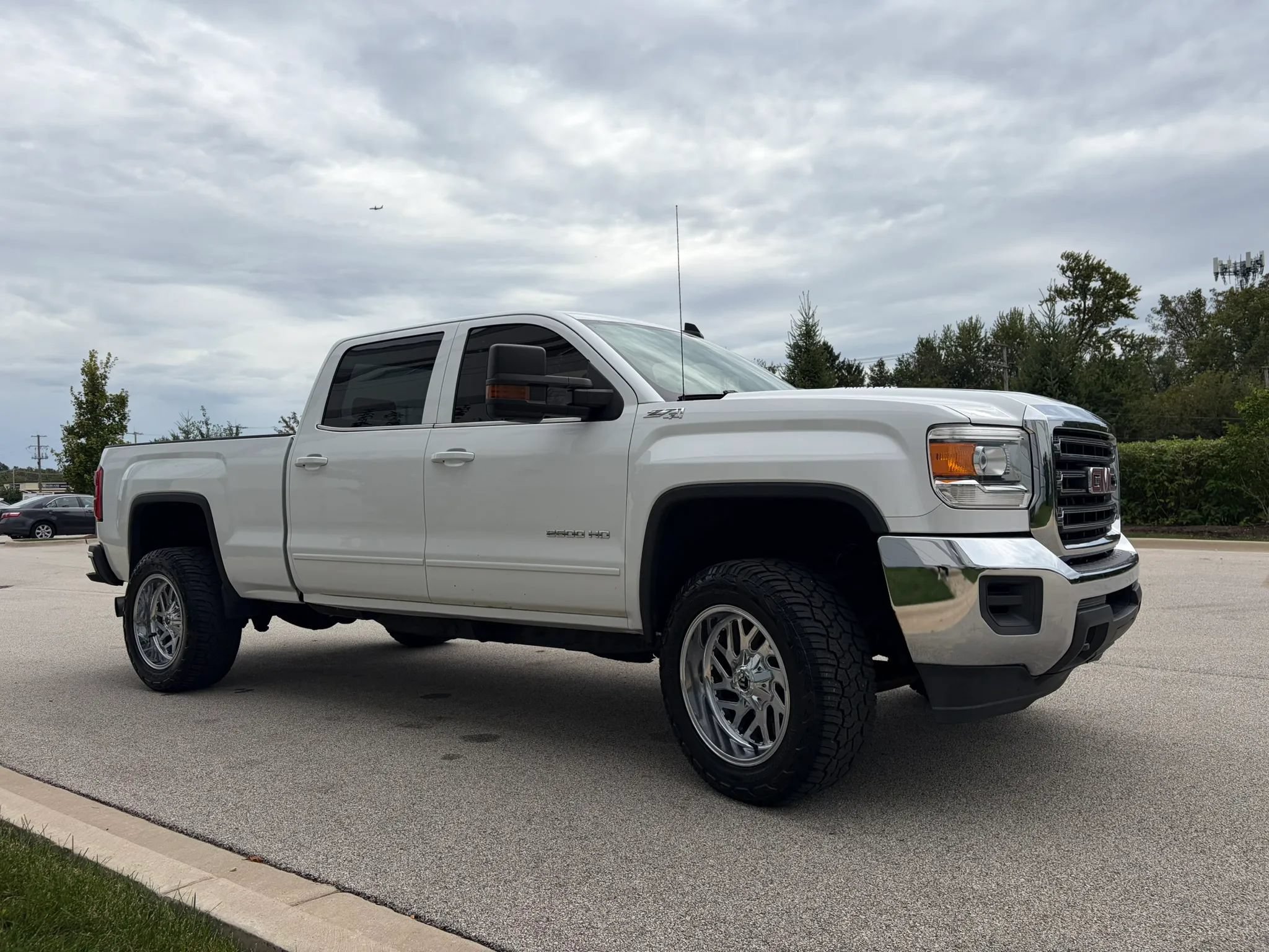 Used 2015 GMC Sierra 2500 SLE AWD/4WD image 3