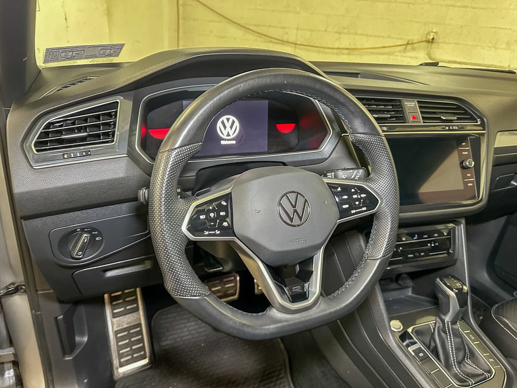 Used 2022 Volkswagen Tiguan SE R-Line AWD/4WD image 23