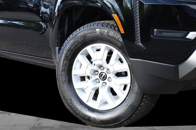 Certified 2022 Nissan Frontier SV AWD/4WD image 3