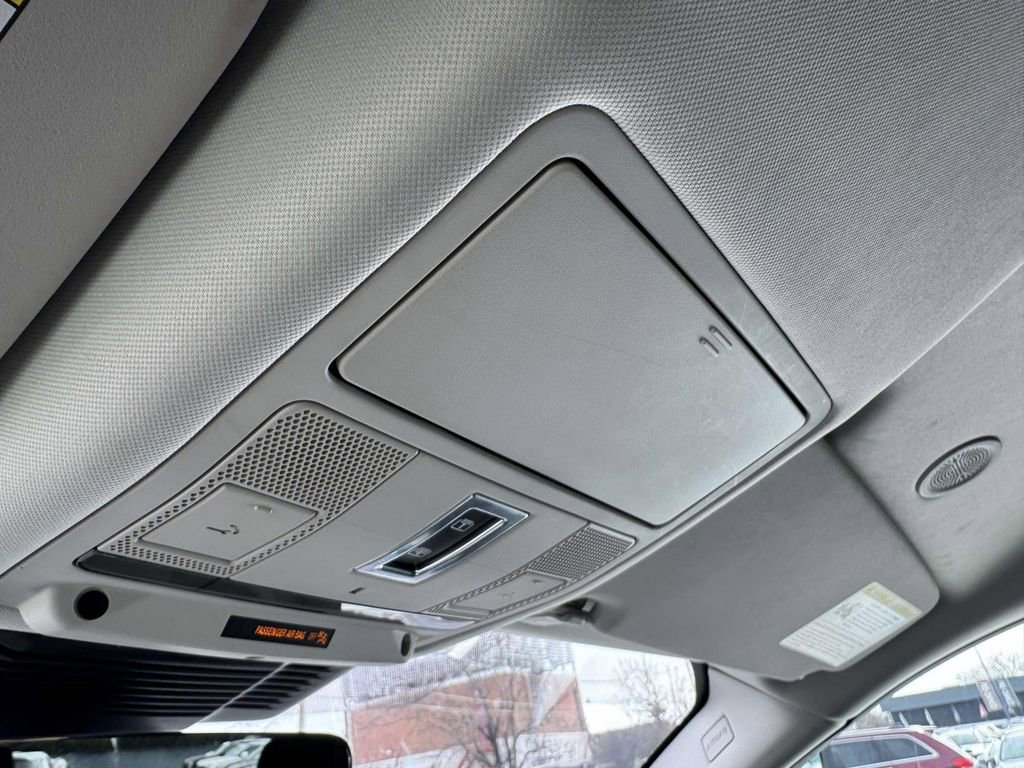 Used 2021 Land Rover Discovery Sport S image 25