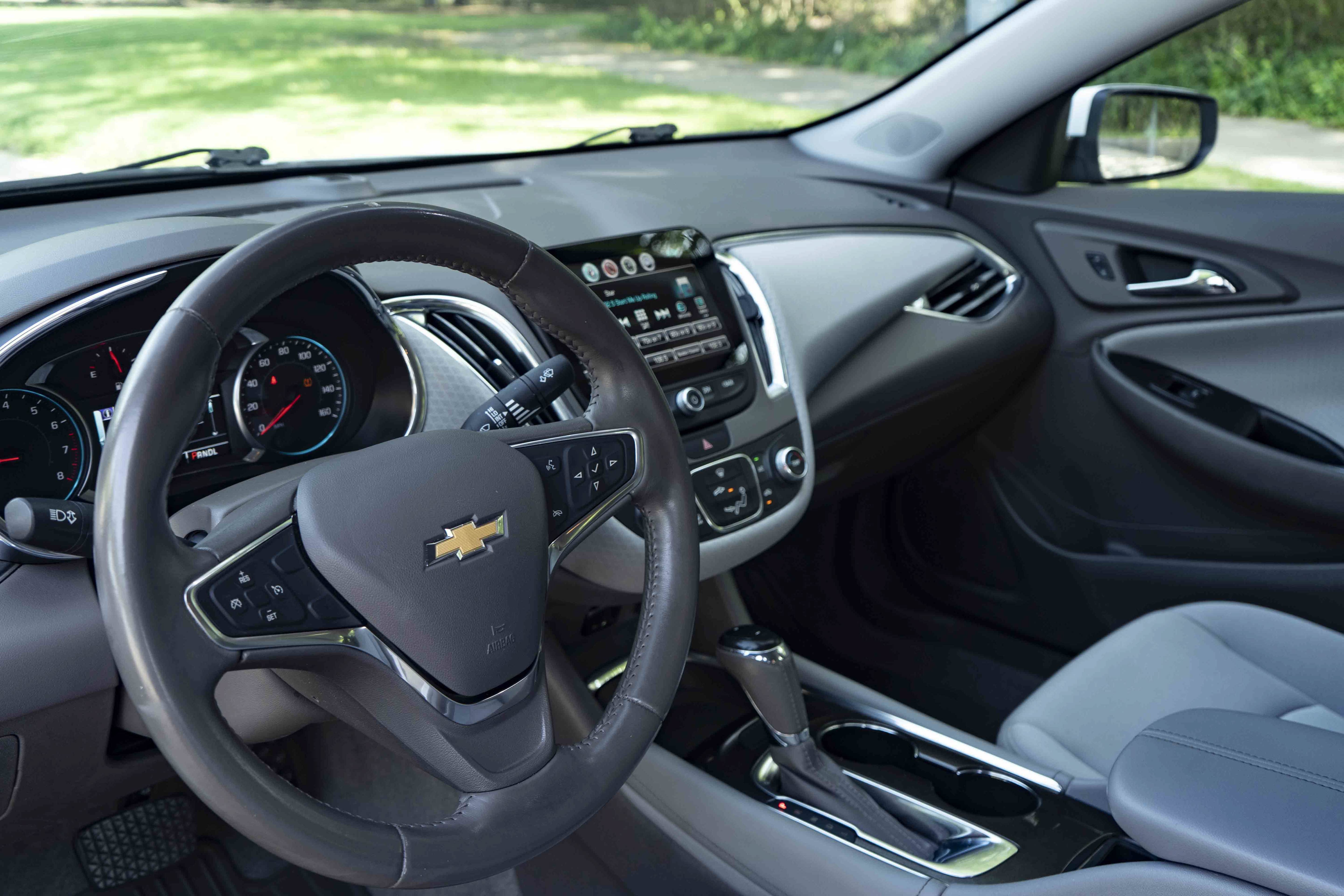 Used 2017 Chevrolet Malibu LT FWD image 16