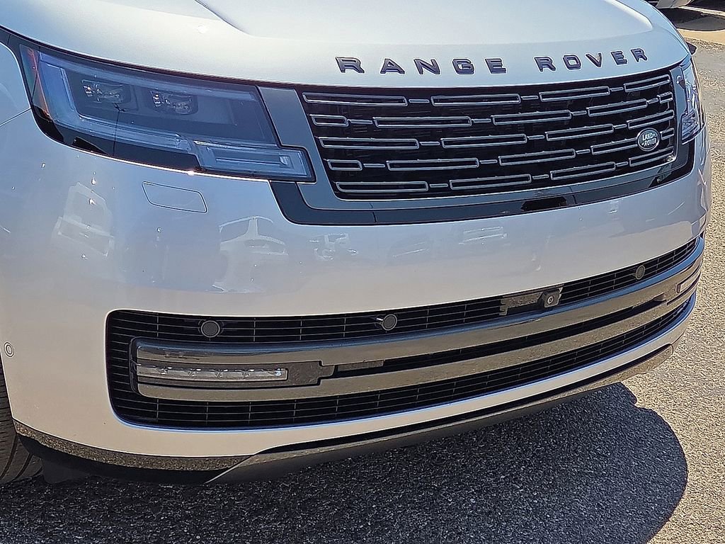 Used 2024 Land Rover Range Rover SE image 9