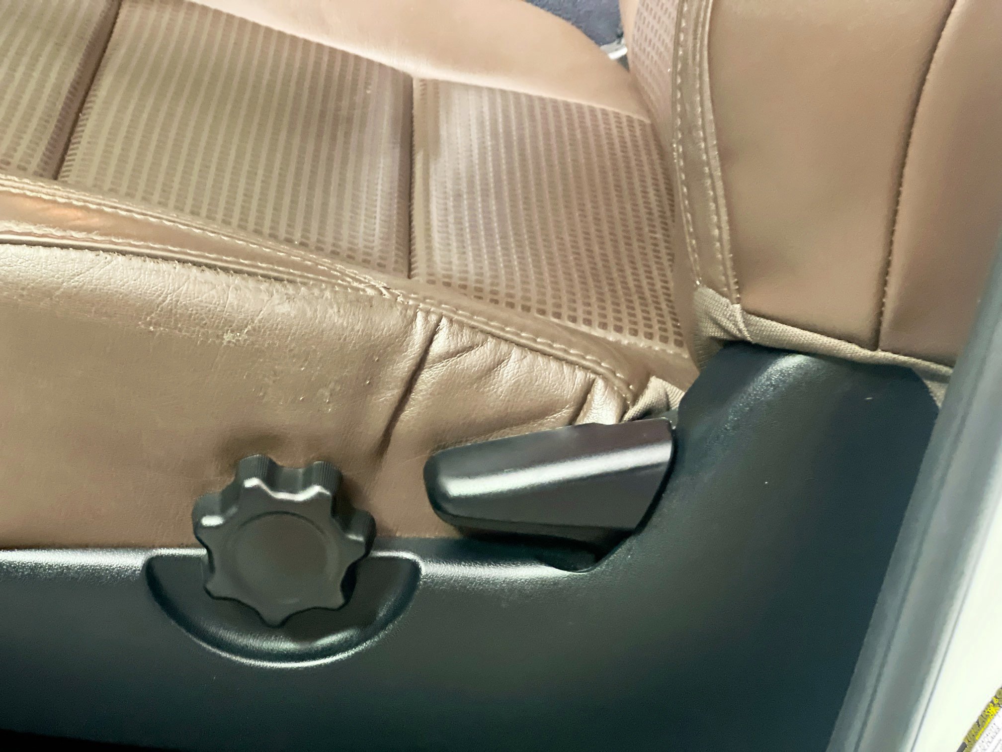 Used 2017 Toyota Tacoma Limited image 15