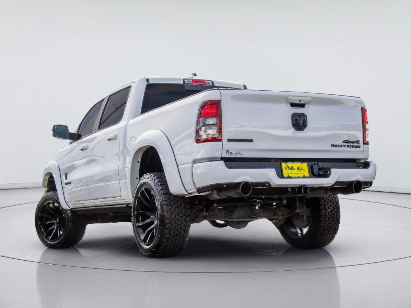Used 2022 RAM 1500 Big Horn AWD/4WD image 3
