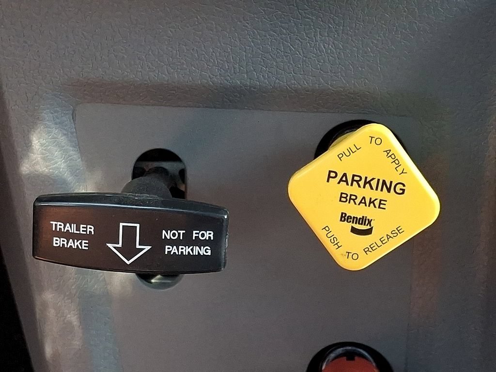 New 2027 Ford F750 2WD Regular Cab Super Duty image 15