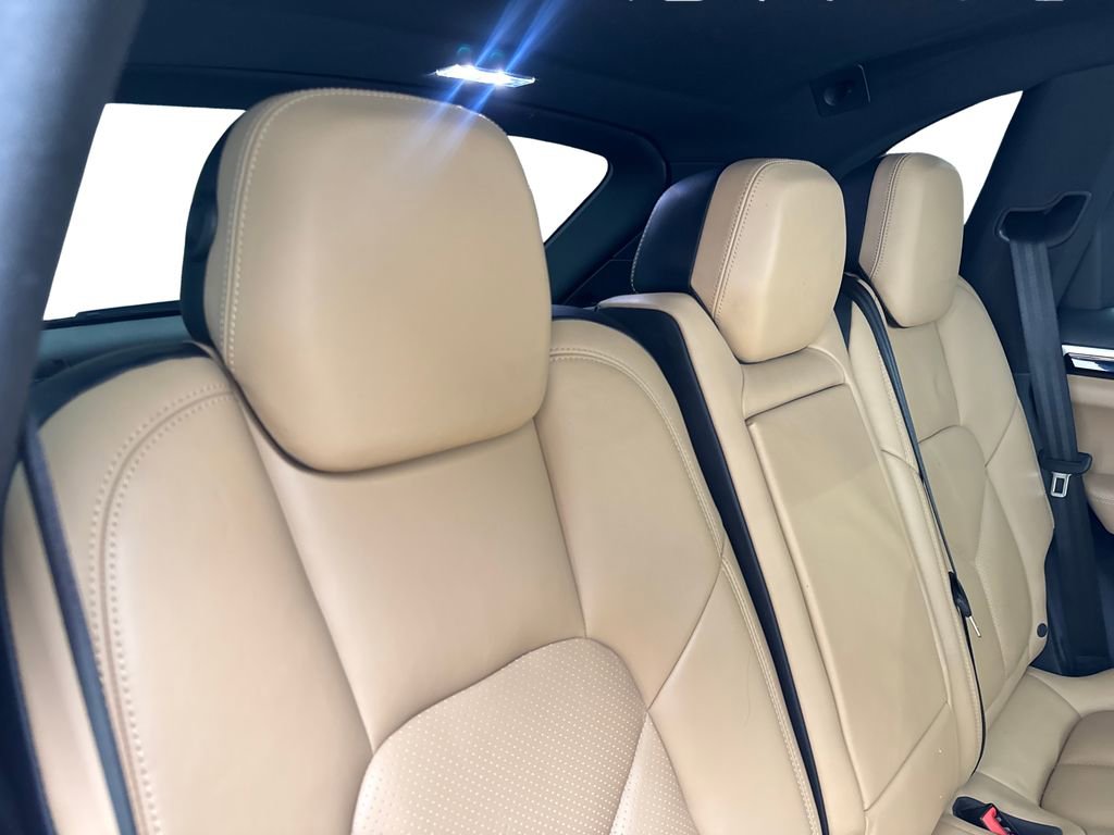 Used 2016 Porsche Cayenne image 39