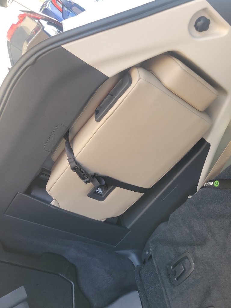 Used 2022 Toyota Sienna XLE FWD image 38