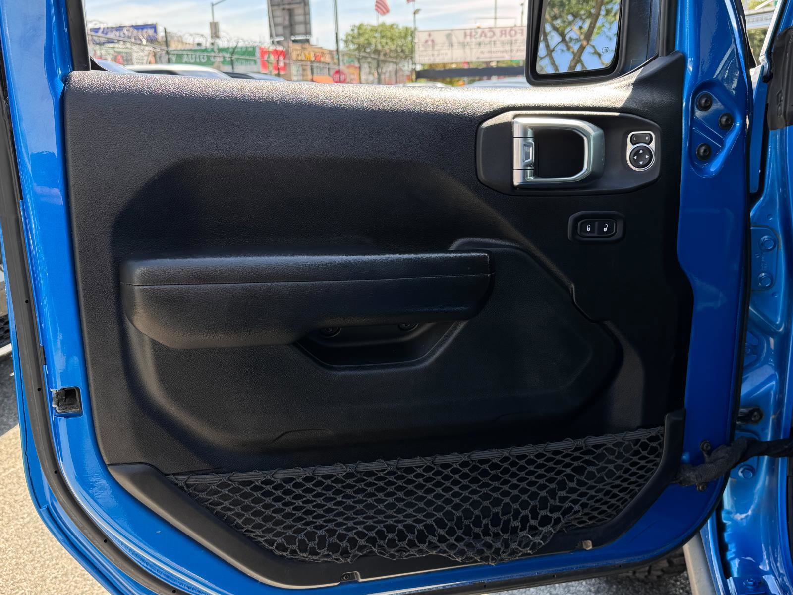 Used 2021 Jeep Gladiator Willys image 12