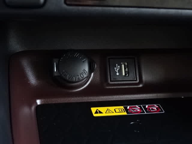 Used 2025 Toyota RAV4 Limited w/ Advanced Technology Package FWD image 31