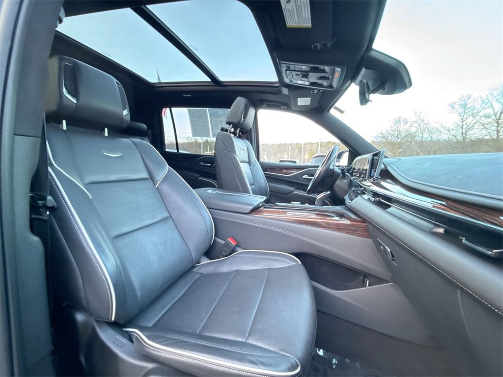 Used 2022 Cadillac Escalade ESV Premium Luxury image 26
