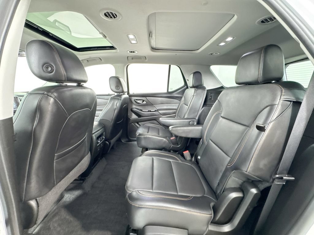 Used 2019 Chevrolet Traverse Premier w/ LPO, Blackout Package AWD/4WD image 14