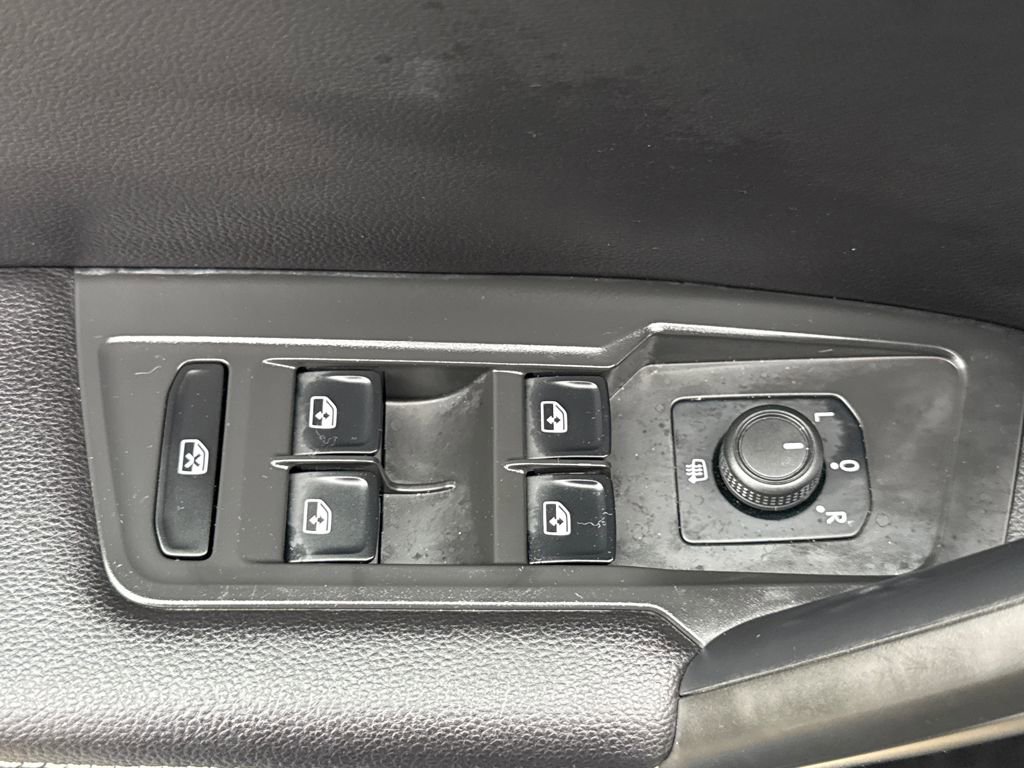 Used 2024 Volkswagen Tiguan S image 15