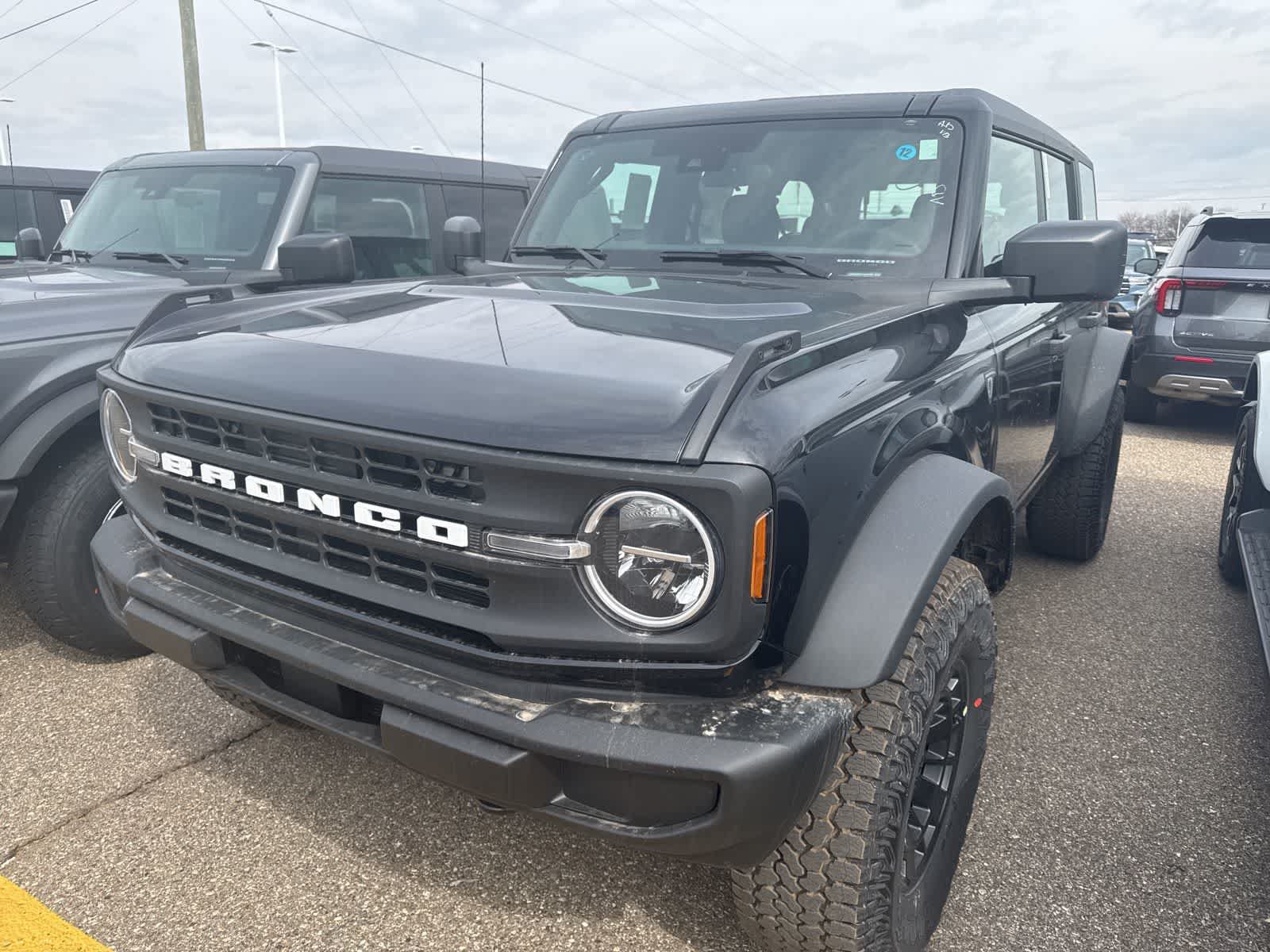 New 2026 Ford Bronco 4-Door w/ Sasquatch Package AWD/4WD image 1
