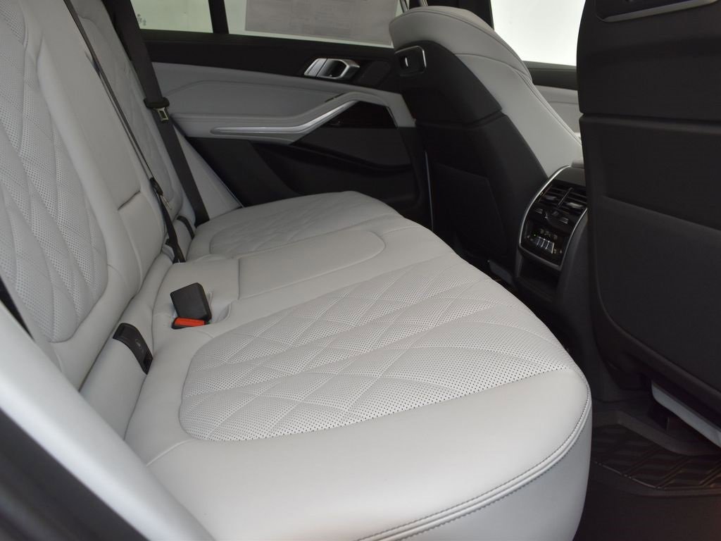 New 2026 BMW X5 xDrive50e image 22