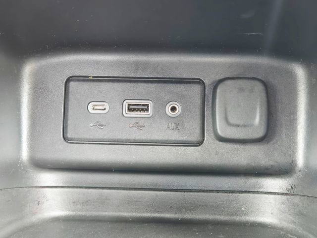 Used 2020 Chevrolet Equinox LT image 27