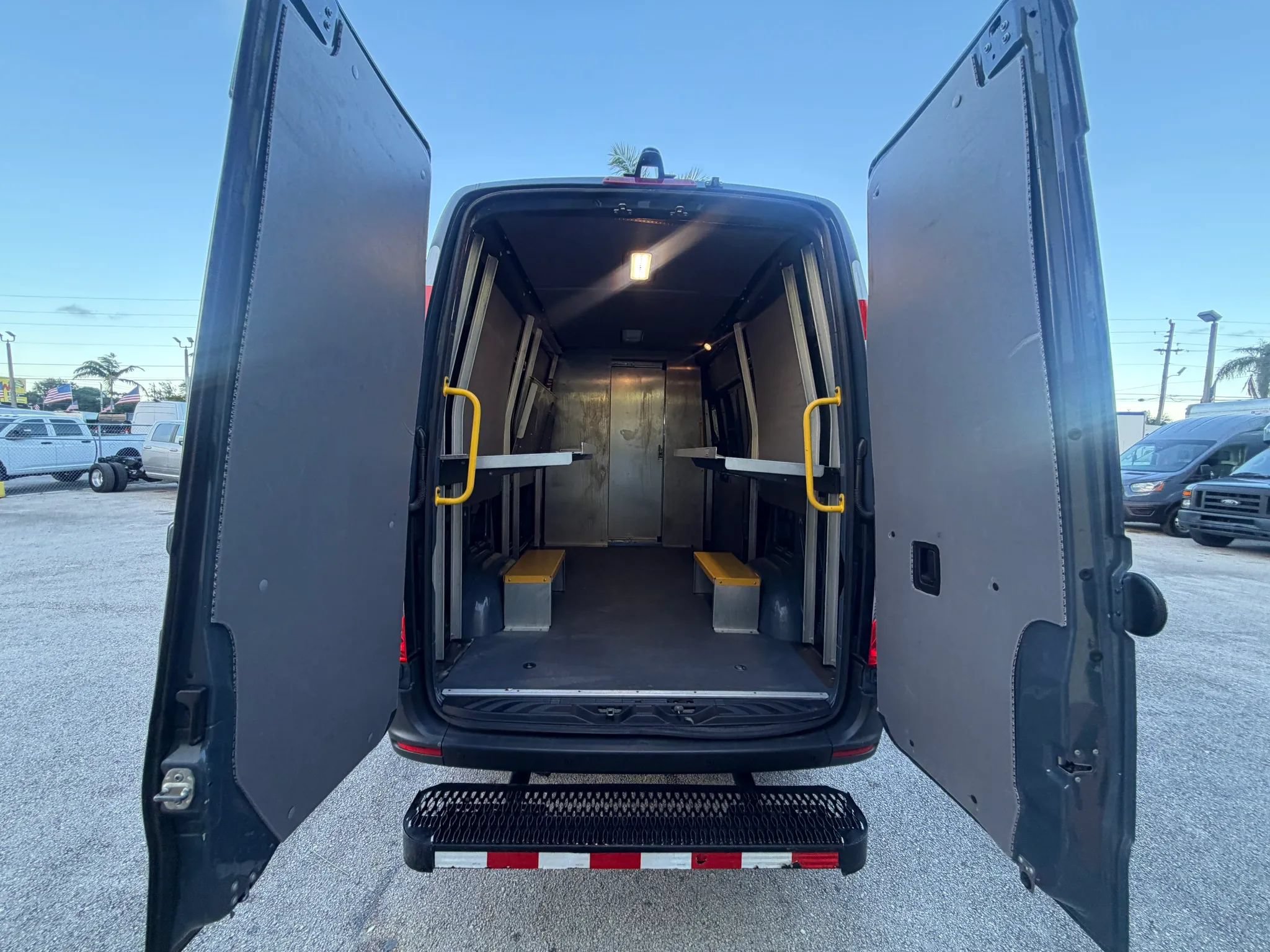 Used 2019 Mercedes-Benz Sprinter 144 image 5