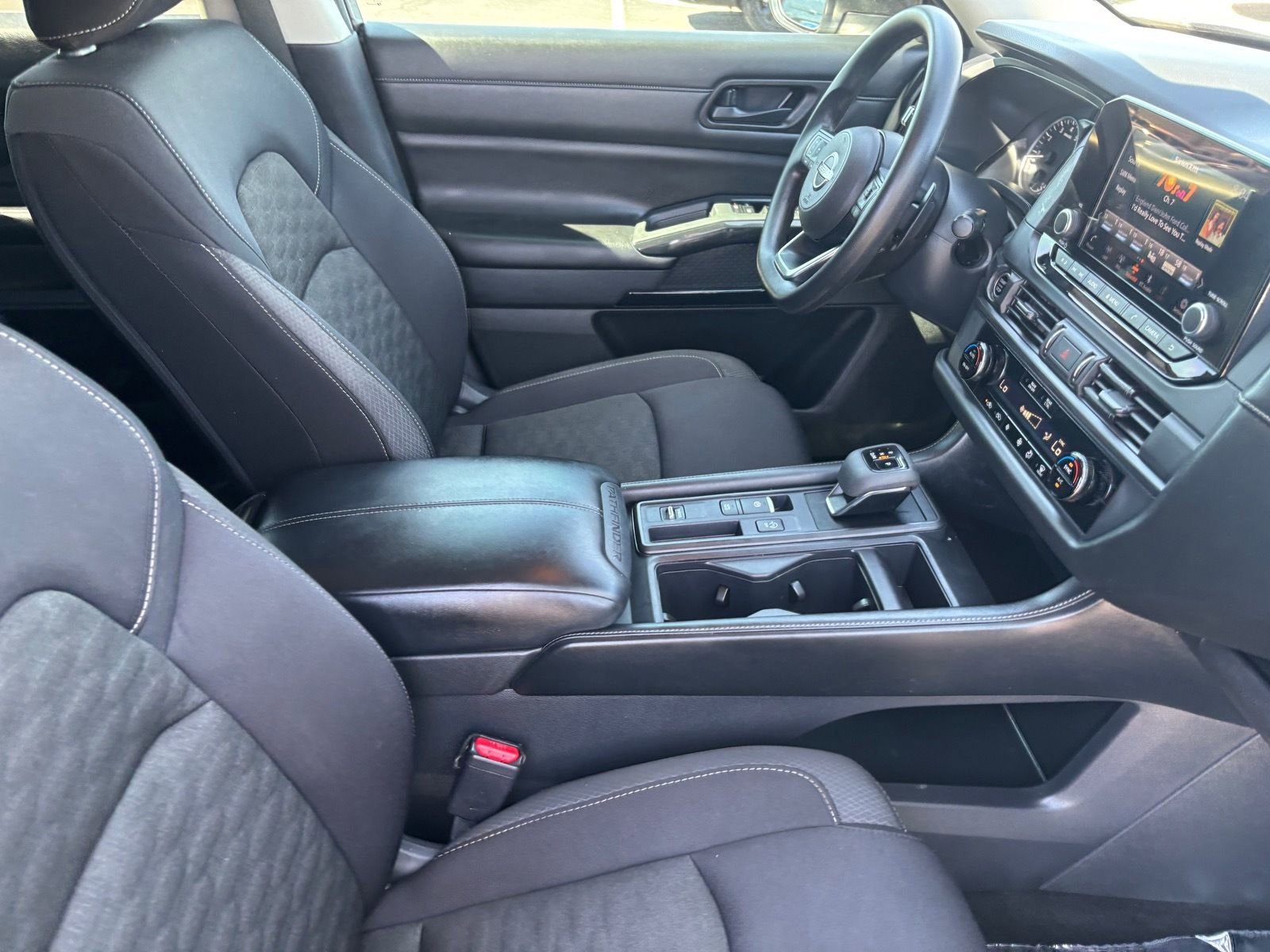 Used 2023 Nissan Pathfinder S image 14