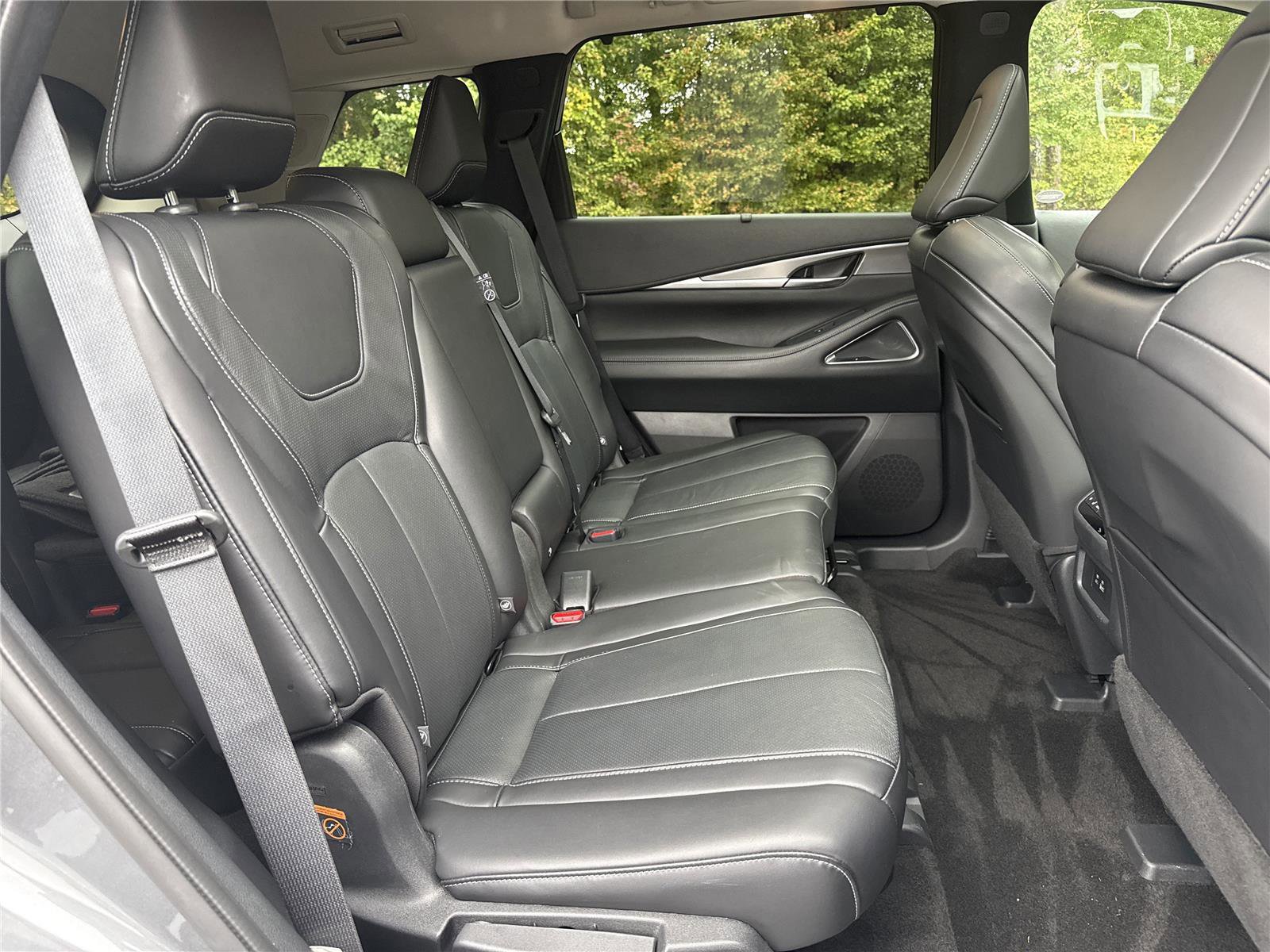 Certified 2025 INFINITI QX60 Luxe image 24