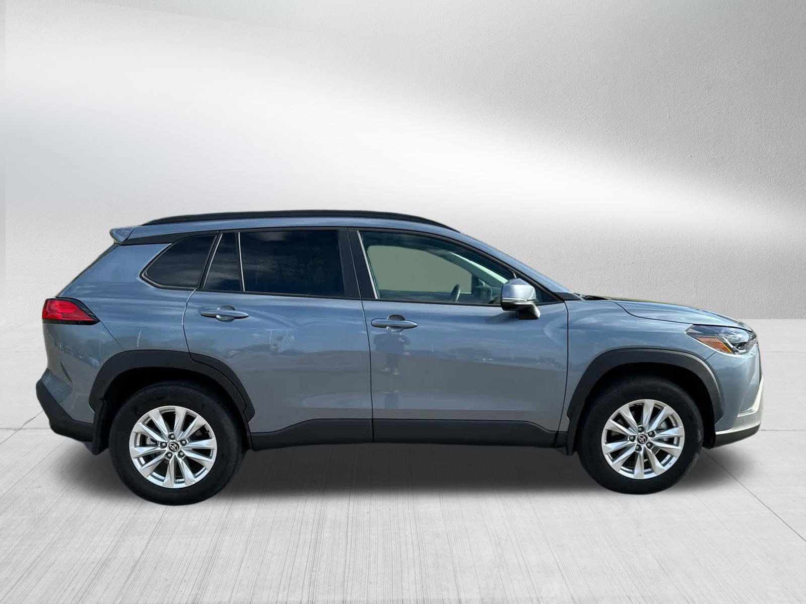 Used 2023 Toyota Corolla Cross LE AWD/4WD image 8