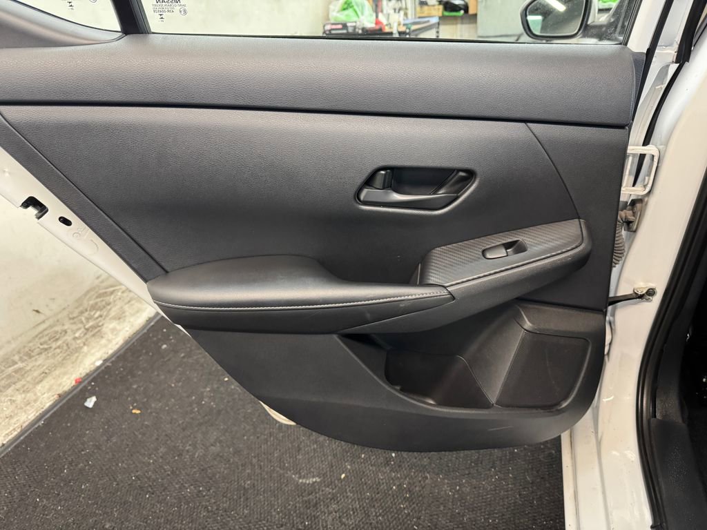 Used 2024 Nissan Sentra SV FWD image 16