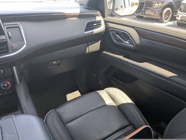 Used 2024 Chevrolet Suburban Premier AWD/4WD image 19
