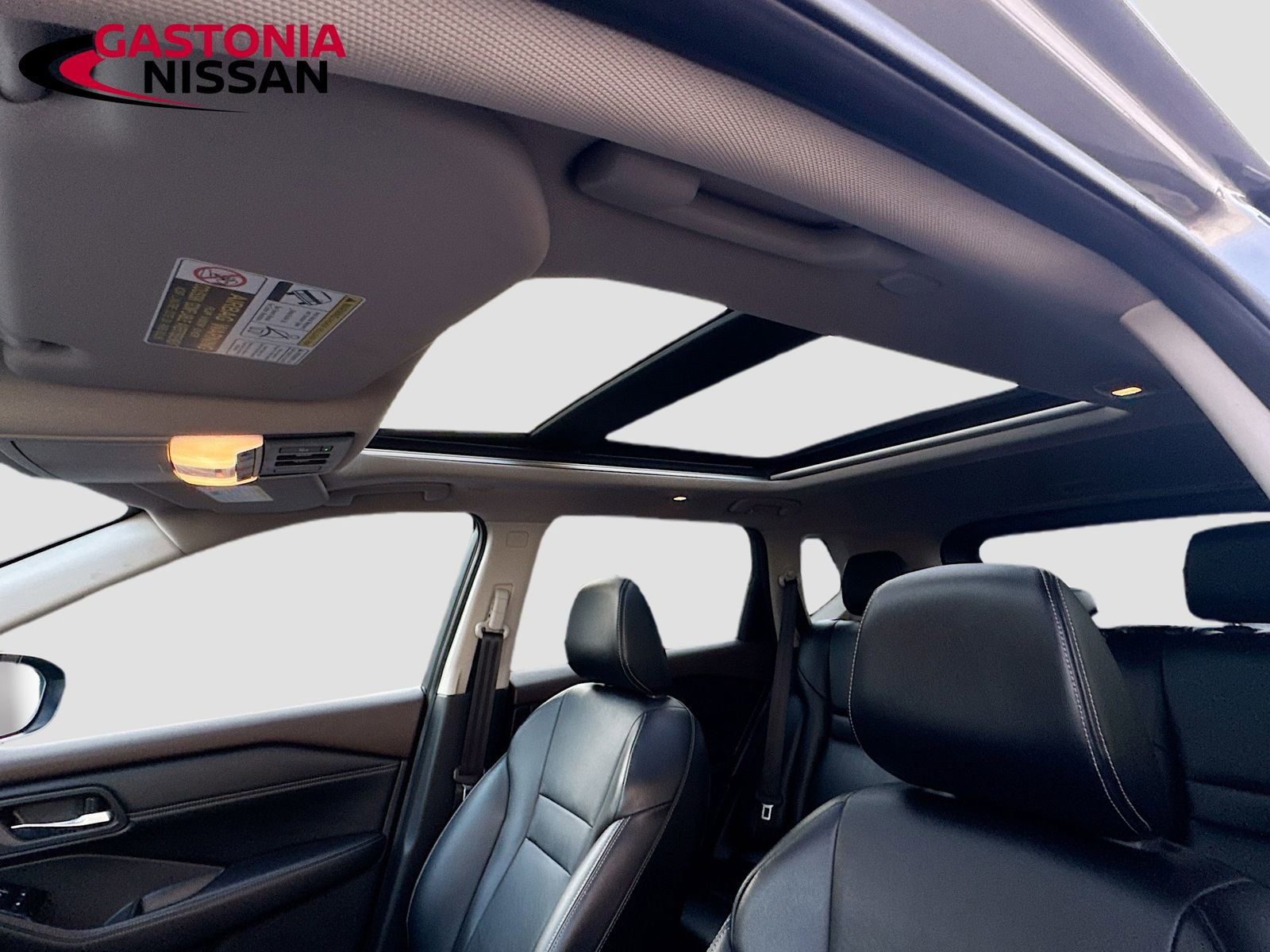 Used 2023 Nissan Rogue SL image 27