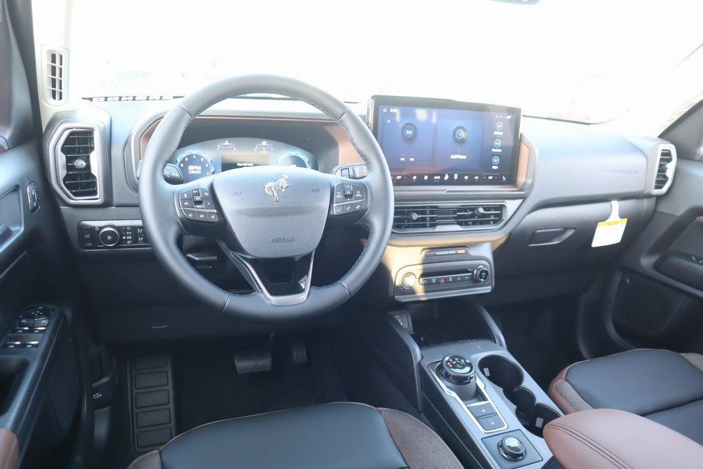 New 2025 Ford Bronco Sport Outer Banks image 2