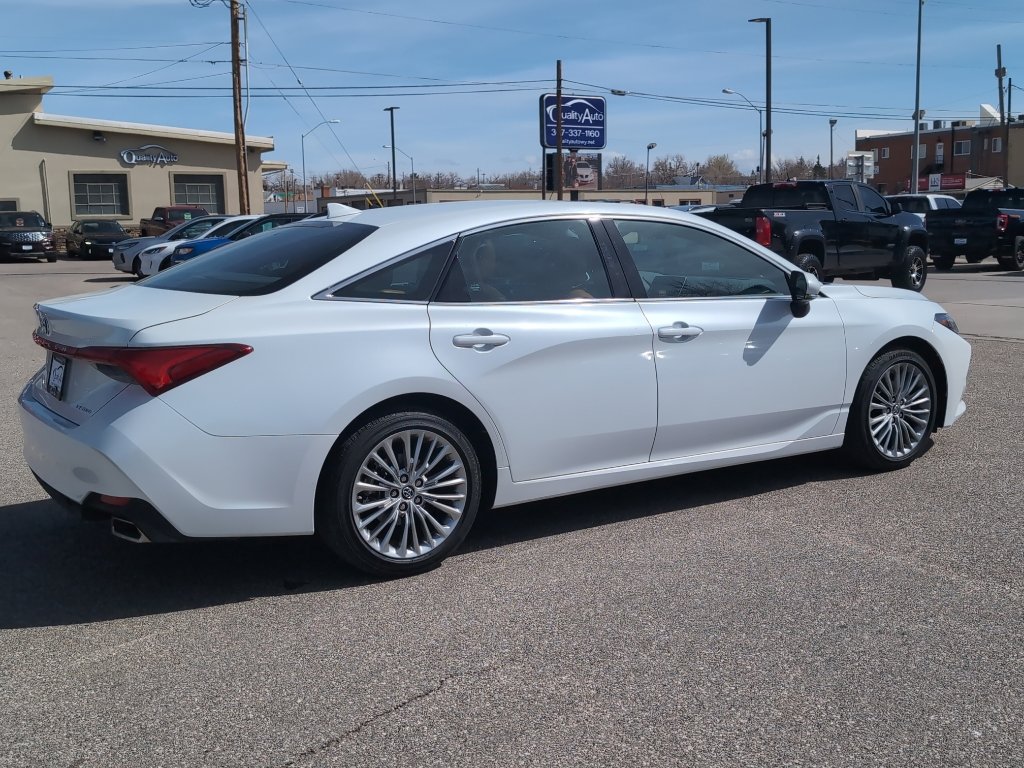 Used 2019 Toyota Avalon Limited w/ All Weather Liner Package FWD image 6