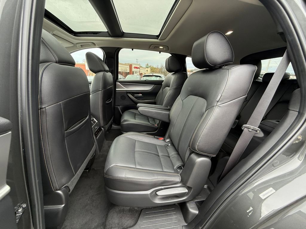 Used 2024 MAZDA CX-90 Plug-In Hybrid w/ Premium Pkg image 24