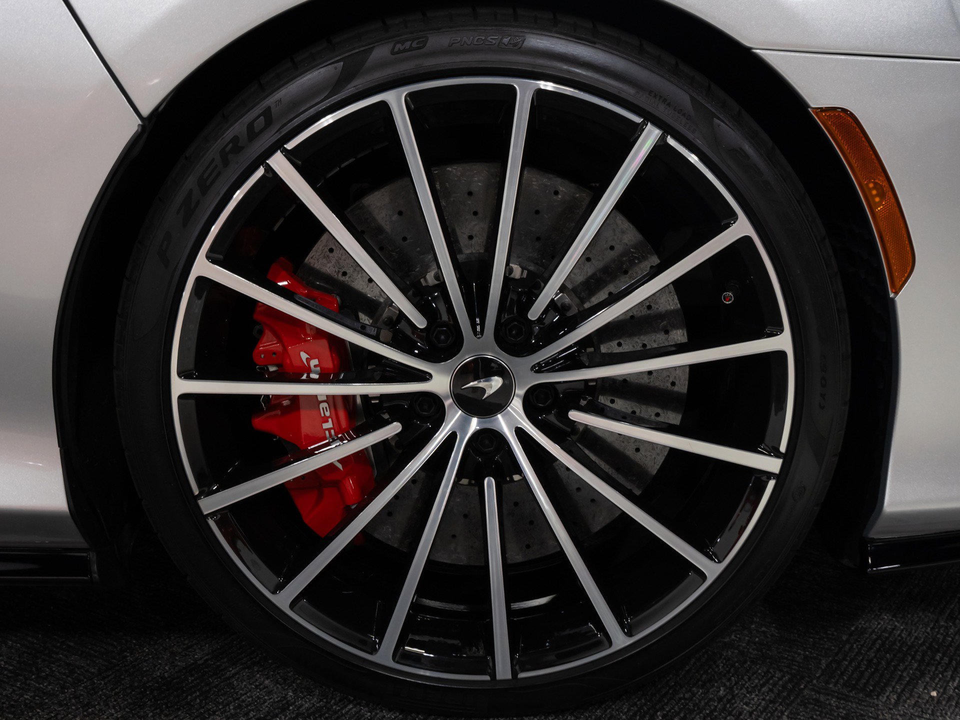 Used 2023 McLaren GT image 28