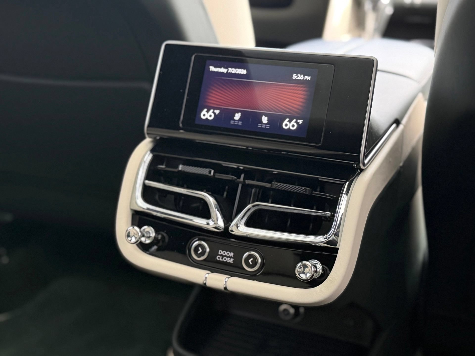 Certified 2024 Bentley Bentayga Extended Wheelbase AWD/4WD image 32