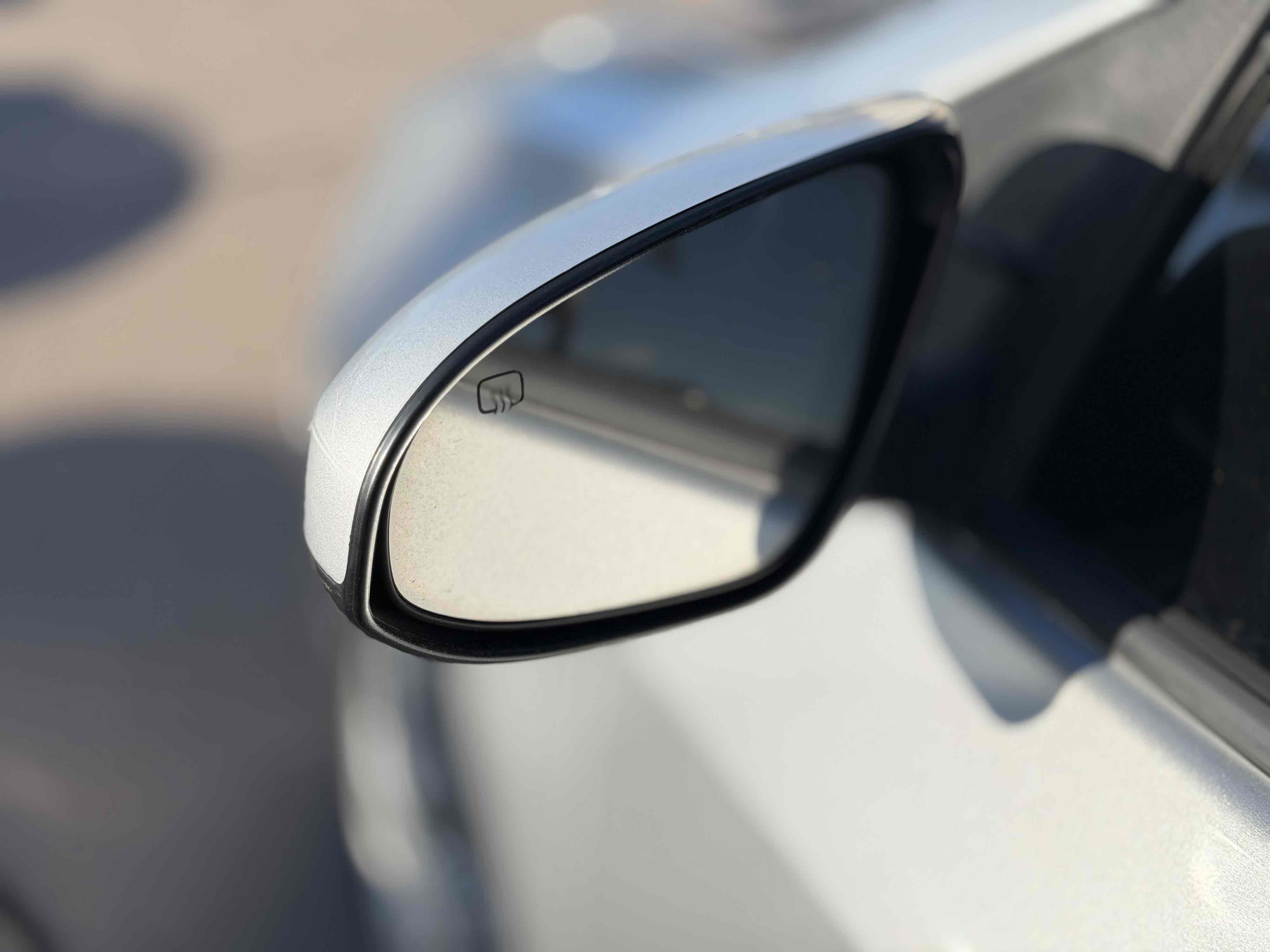 Used 2015 Toyota Corolla LE FWD image 13