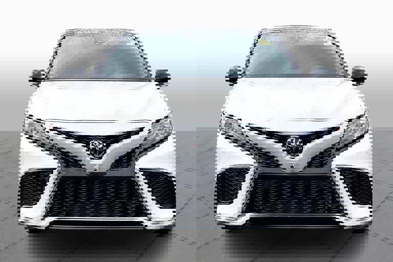 Used 2024 Toyota Camry XSE w/ Navigation Package image 4