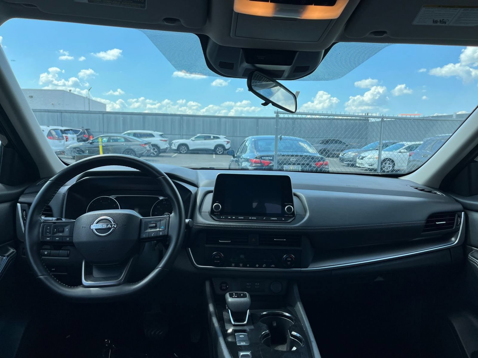Used 2025 Nissan Rogue SV FWD image 35
