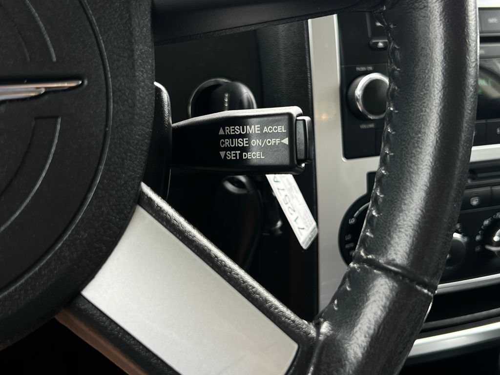 Used 2010 Chrysler 300 Touring RWD image 27