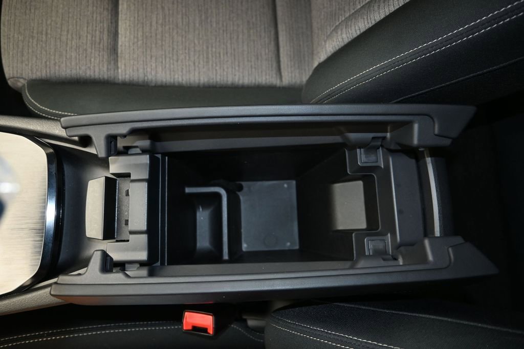 Certified 2023 Nissan Rogue SV FWD image 18