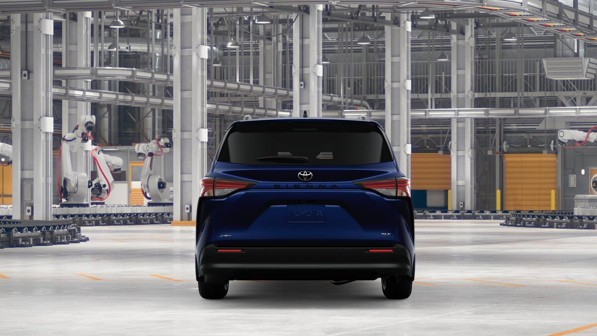 New 2026 Toyota Sienna XLE FWD image 8