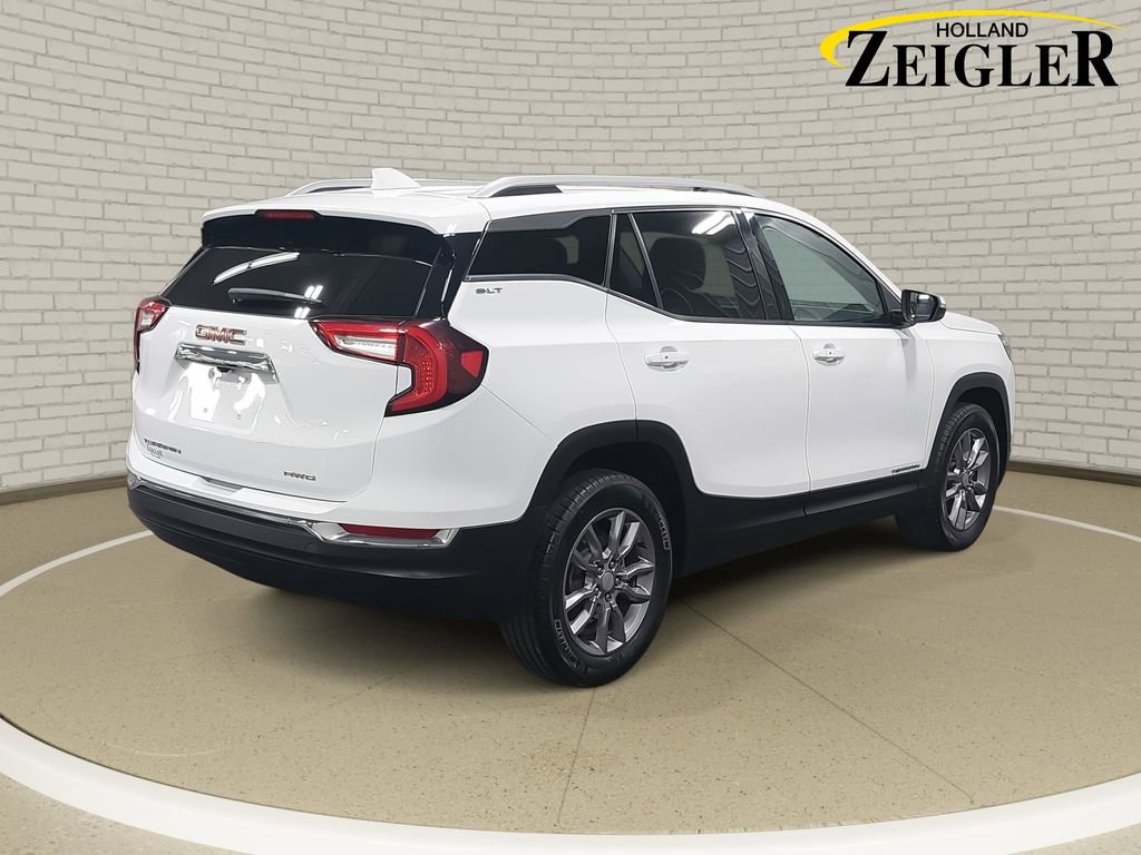Used 2024 GMC Terrain SLT image 5