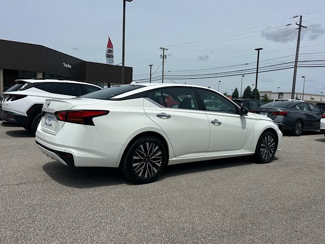 Used 2025 Nissan Altima 2.5 SV FWD image 6