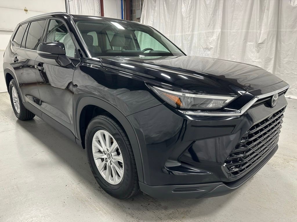 Used 2025 Toyota Grand Highlander AWD image 1