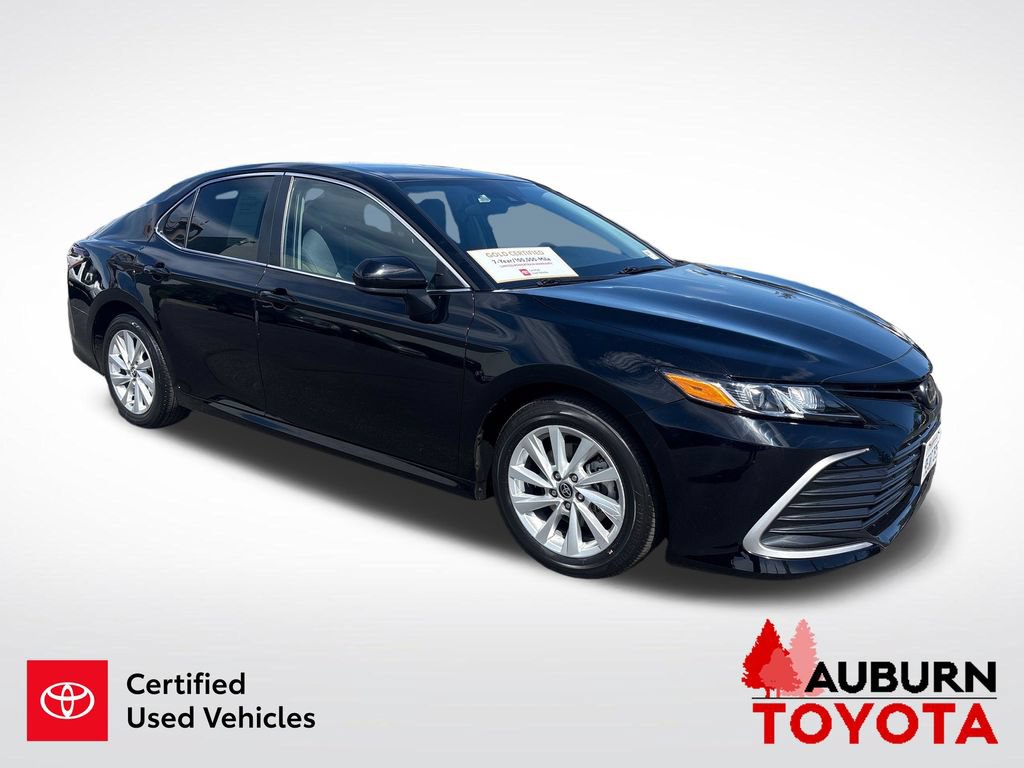 Used 2023 Toyota Camry LE FWD image 4