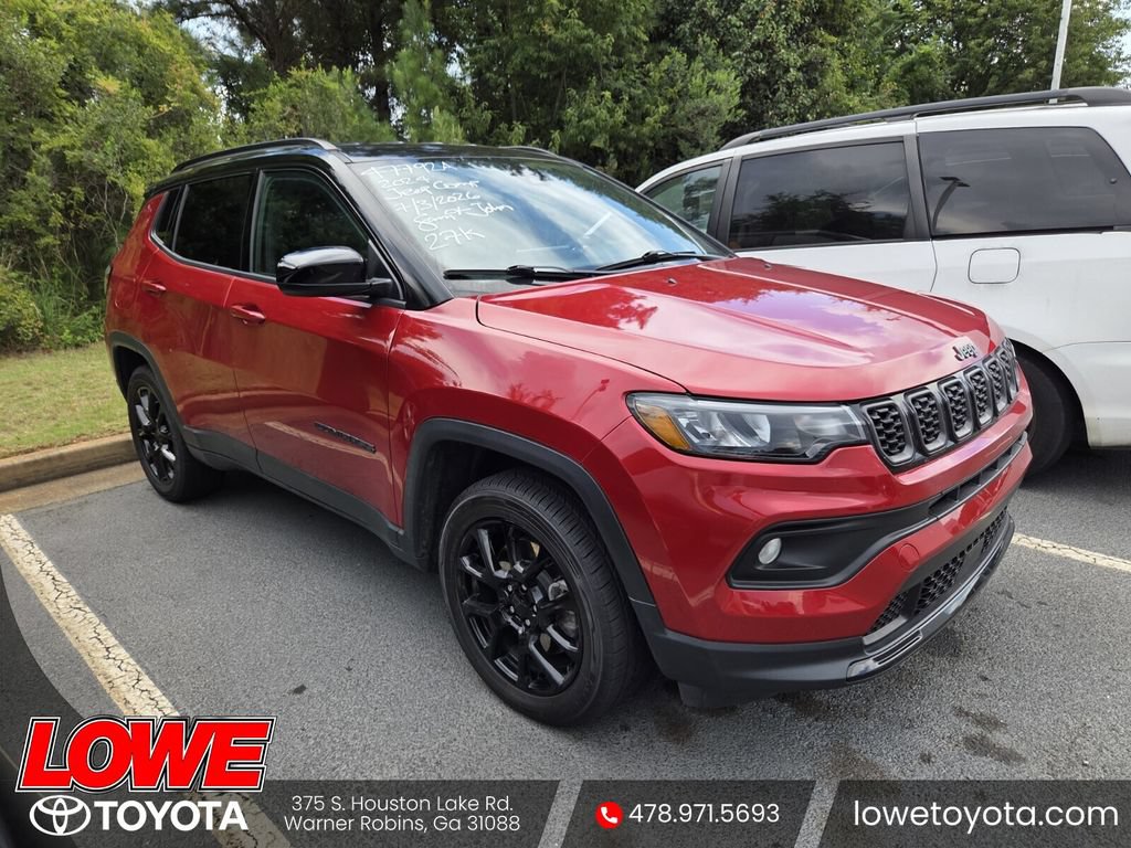 Used 2024 Jeep Compass Latitude w/ Altitude Special Edition AWD/4WD image 1