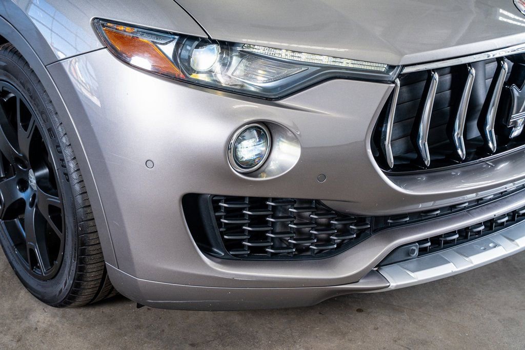 Used 2017 Maserati Levante w/ Luxury Package image 19